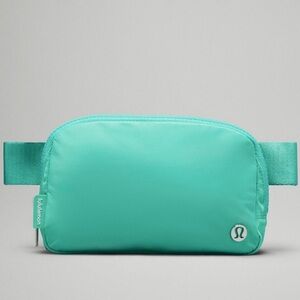 Lululemon Everywhere Belt Bag 1L
Paradise Green PDGR LU9AX2S